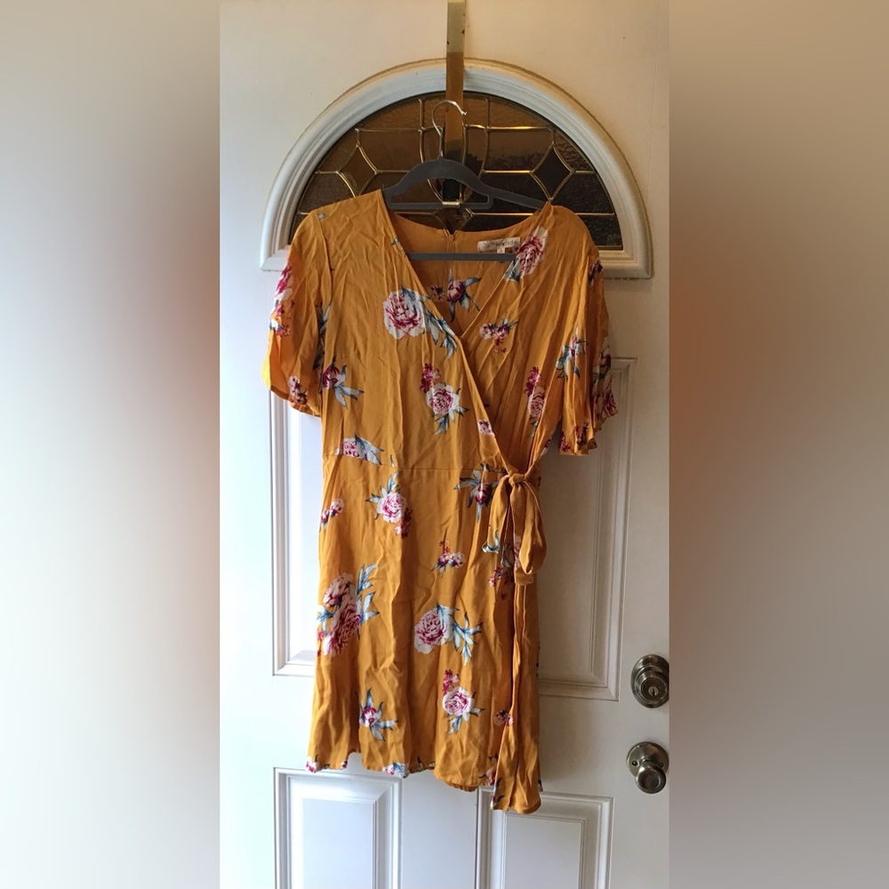 Mini wrap summer dress. Size Large.